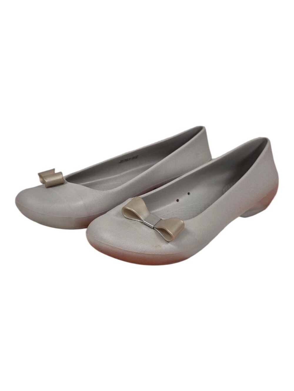 CROCS 7 Women’s Matte Bow Ballet Flats in light grey